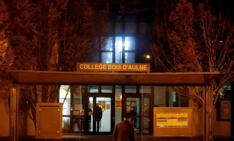 فرنسا تكشف هوية قاطع رأس أستاذ التاريخ