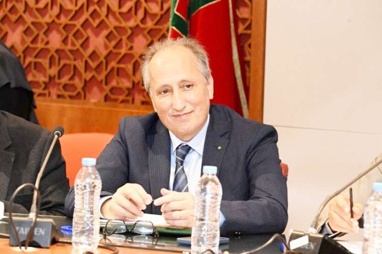 برادة يزلزل وزارة التعليم بإعفاءات واسعة لمديرين إقليميين