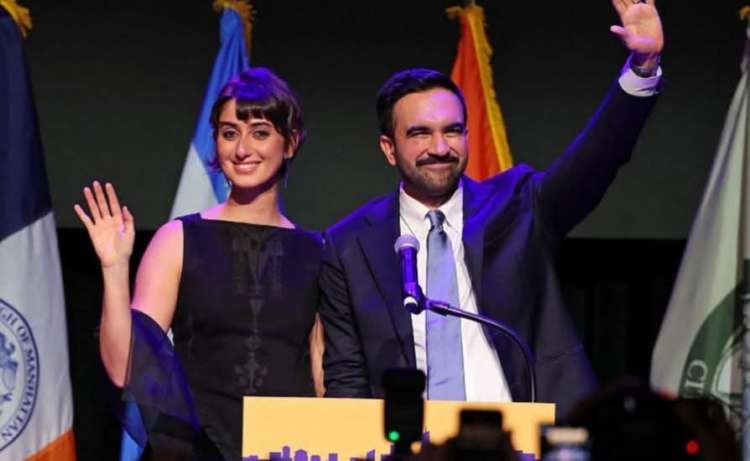 من يكون زهران ممداني أول مسلم يتولى منصب عمدة نيويورك ؟