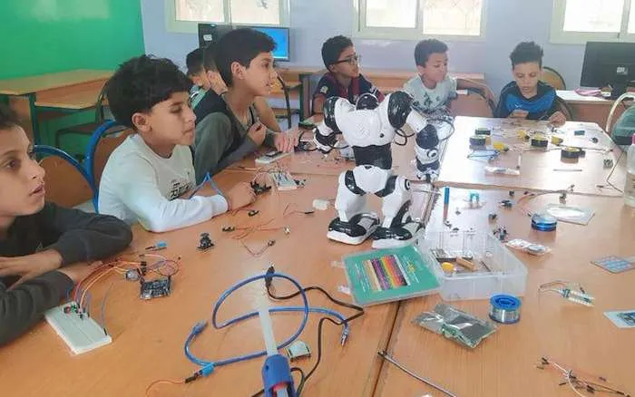 متى تراجع وزارة التربية البرامج التعليمية لمواكبة الثورة الرقمية العالمية؟