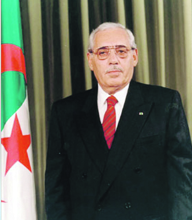 سفير الجزائر ببيروت عارض بن بلة وبوتفليقة وتوقع انقلابا