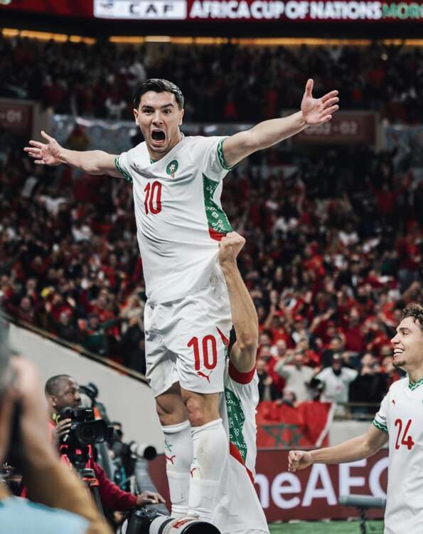 «السي براهيم».. اسم ينبض بالمدرجات ويكتب التاريخ على العشب