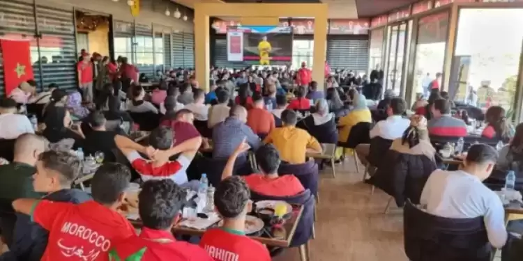 أسعار ملتهبة لمتابعة المباريات بمقاهي طنجة