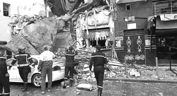 انهيار بناية مأهولة بالسكان بـ«ساحة السراغنة»