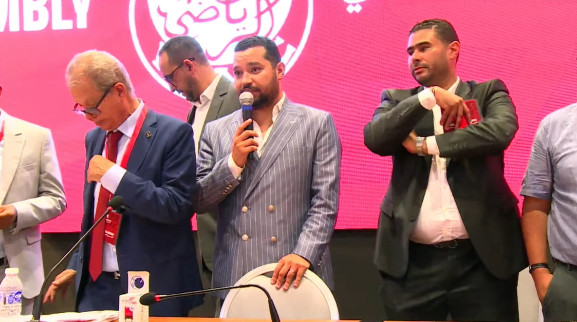 إرث آيت منا ينفجر في وجه العسري